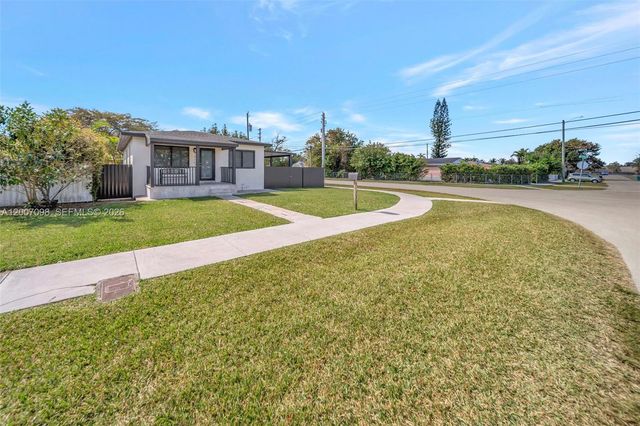 7470 SW 37th Street, Miami, FL 33155