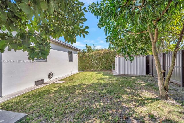 7470 SW 37th Street, Miami, FL 33155