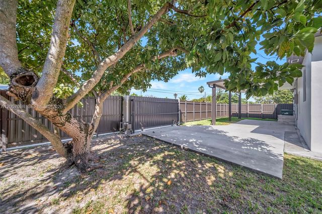 7470 SW 37th Street, Miami, FL 33155
