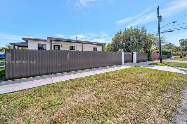 7470 SW 37th Street, Miami, FL 33155