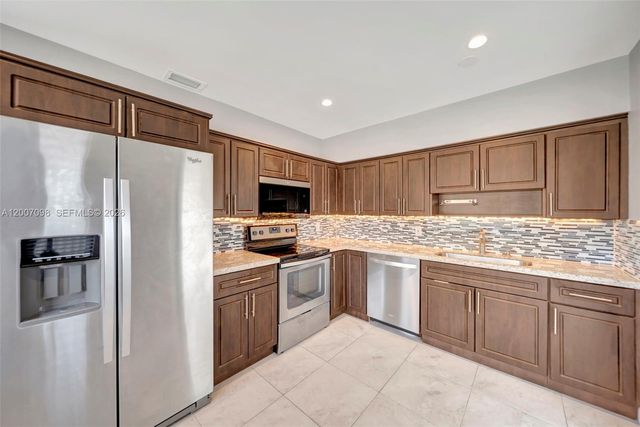 7470 SW 37th Street, Miami, FL 33155
