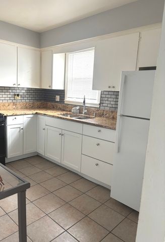 1247 Victoria Avenue, North Chicago, IL 60064