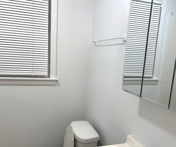 1247 Victoria Avenue, North Chicago, IL 60064