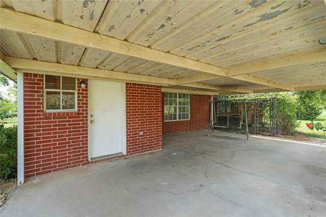 689 LCR 662, Kosse, TX 76653