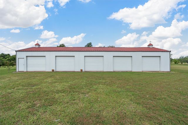 689 LCR 662, Kosse, TX 76653