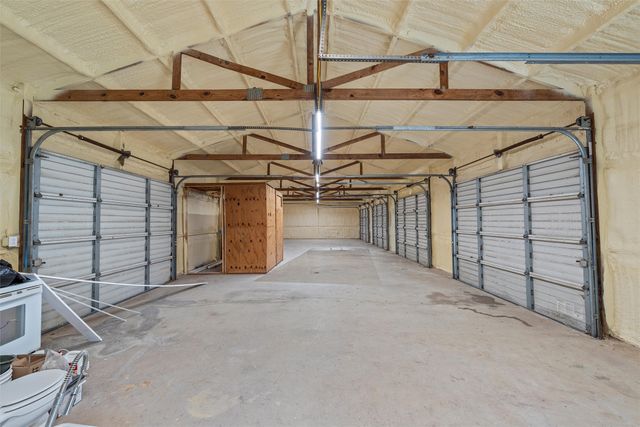 689 LCR 662, Kosse, TX 76653