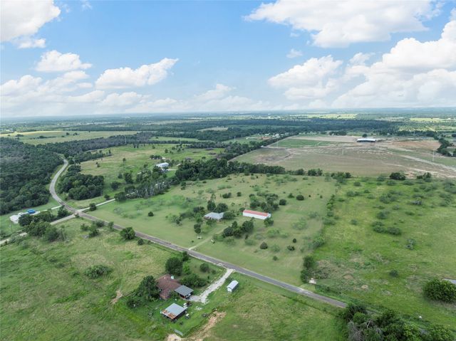 689 LCR 662, Kosse, TX 76653