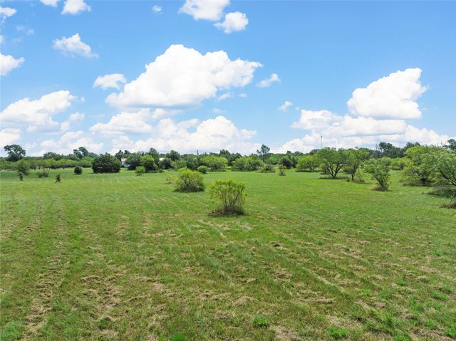 689 LCR 662, Kosse, TX 76653