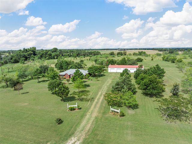 689 LCR 662, Kosse, TX 76653