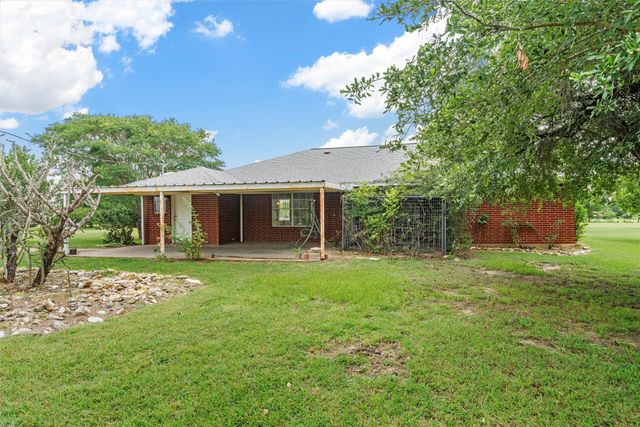 689 LCR 662, Kosse, TX 76653