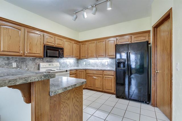 2137 NE 13th Street, Moore, OK 73160