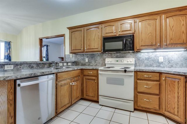 2137 NE 13th Street, Moore, OK 73160