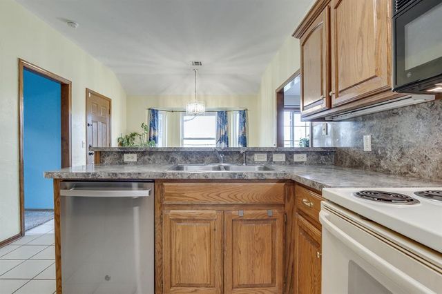 2137 NE 13th Street, Moore, OK 73160