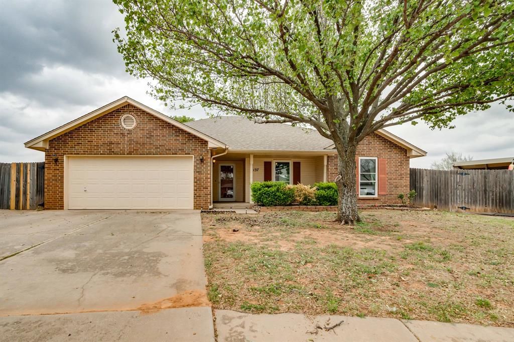 2137 NE 13th Street, Moore, OK 73160