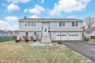 24 Ridge Crest Circle, Wethersfield, CT 06109