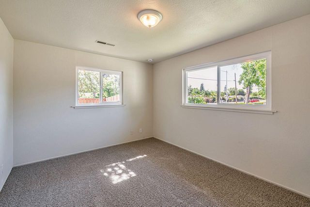 4300 Morpheus Ln, Sacramento, CA 95864