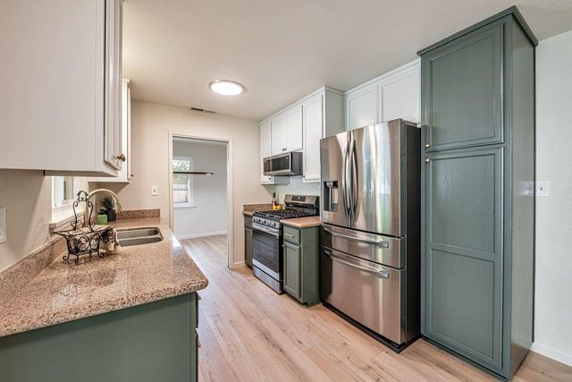 4300 Morpheus Ln, Sacramento, CA 95864