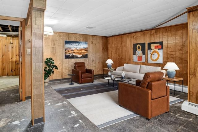 6 Cunha Rd, Peabody, MA 01960