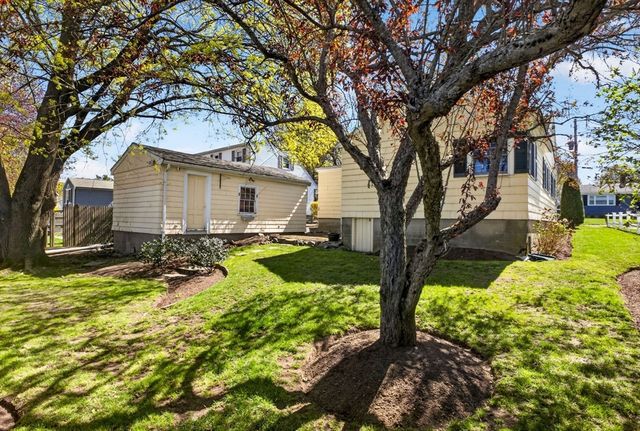 6 Cunha Rd, Peabody, MA 01960