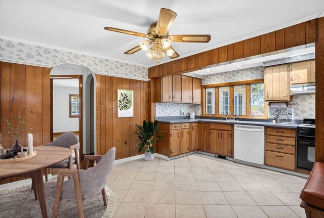 6 Cunha Rd, Peabody, MA 01960