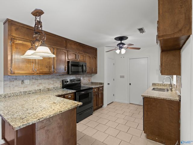 12010 Country Lane Drive, Huntsville, AL 35803