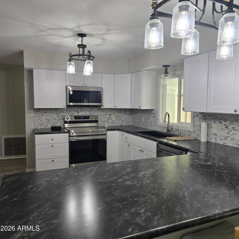 2701 E UTOPIA Road 29, Phoenix, AZ 85050 — photo 2