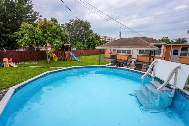 4263 NW 5th Street, Miami, FL 33126