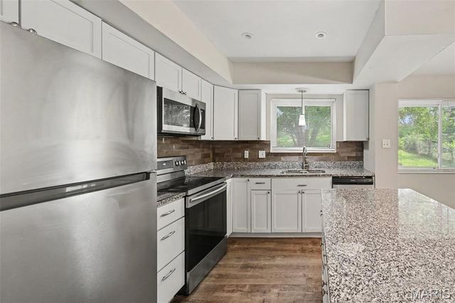 8429 Jacklin Avenue, Hazelwood, MO 63042