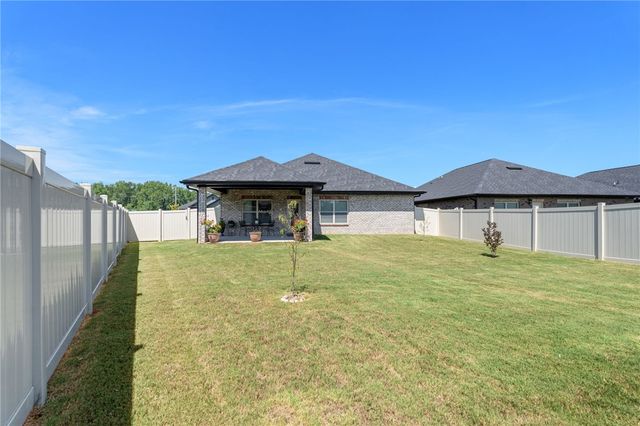 2 Woodcross Drive, Simpsonville, SC 29681