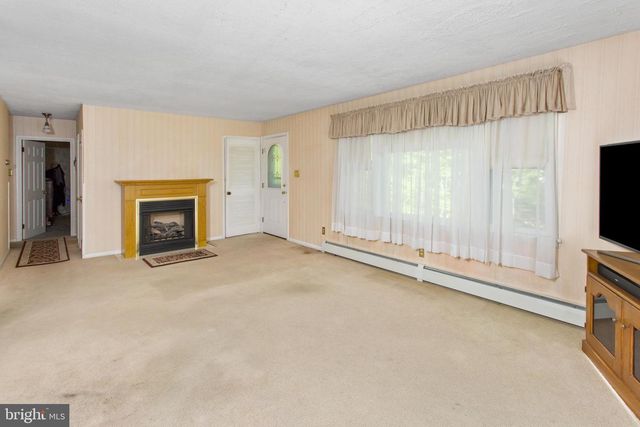 1025 HEDDING JACKSONVILLE RD, Bordentown, NJ 08505