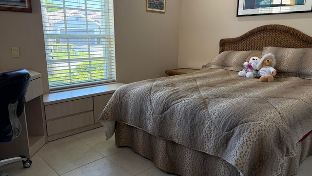 6671 Maybrook Road, Boynton Beach, FL 33437