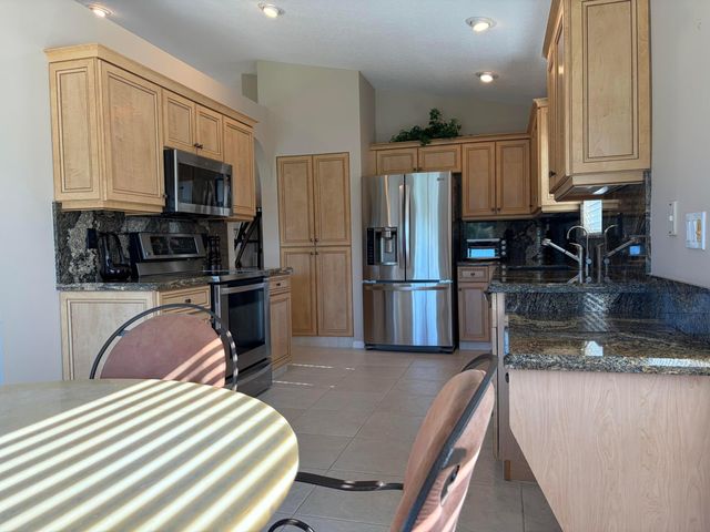 6671 Maybrook Road, Boynton Beach, FL 33437