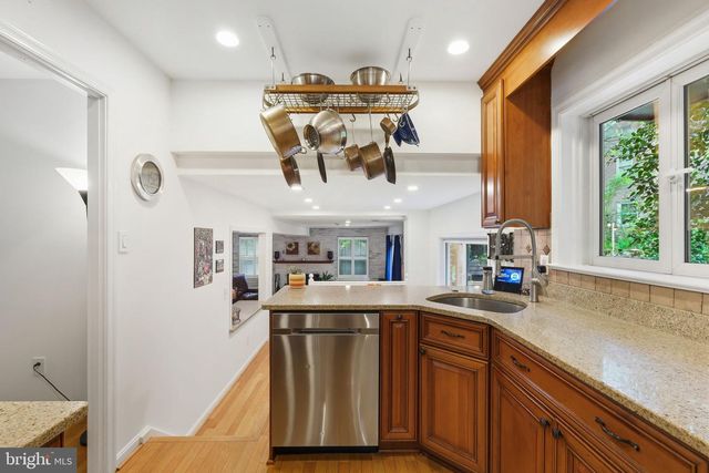 2295 DUNSTER LN, Potomac, MD 20854
