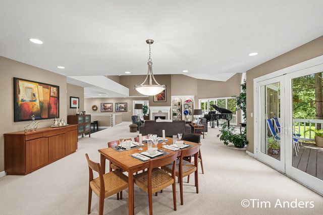 3433 Meadowood Trail Drive SE, Grand Rapids, MI 49546