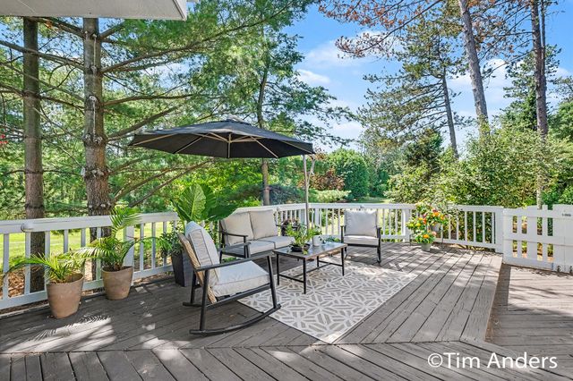 3433 Meadowood Trail Drive SE, Grand Rapids, MI 49546
