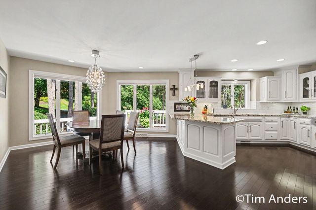 3433 Meadowood Trail Drive SE, Grand Rapids, MI 49546