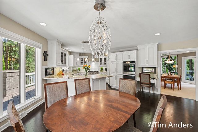 3433 Meadowood Trail Drive SE, Grand Rapids, MI 49546