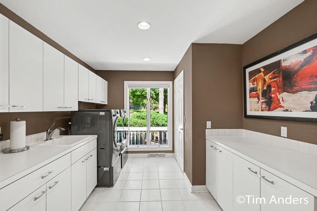 3433 Meadowood Trail Drive SE, Grand Rapids, MI 49546