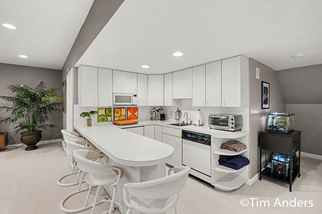 3433 Meadowood Trail Drive SE, Grand Rapids, MI 49546