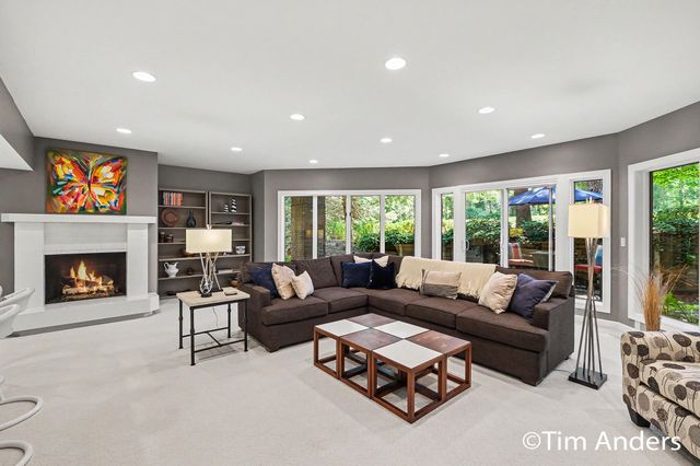 3433 Meadowood Trail Drive SE, Grand Rapids, MI 49546