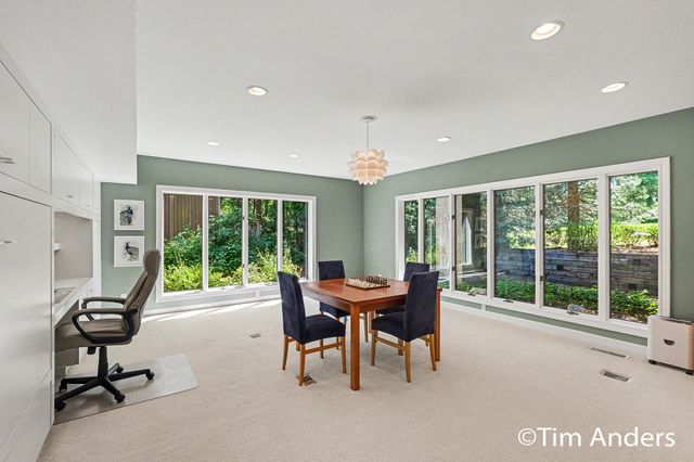 3433 Meadowood Trail Drive SE, Grand Rapids, MI 49546
