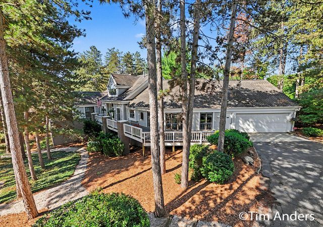 3433 Meadowood Trail Drive SE, Grand Rapids, MI 49546