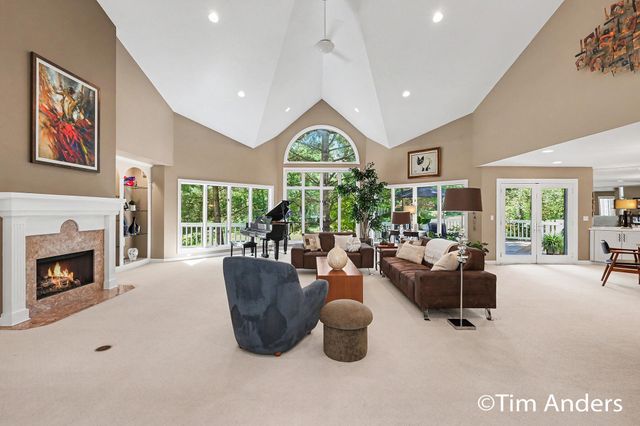 3433 Meadowood Trail Drive SE, Grand Rapids, MI 49546