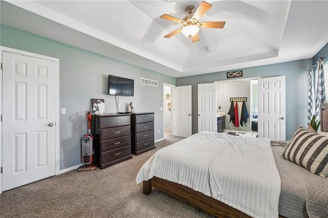814 W 7th Avenue, Kearney, MO 64060