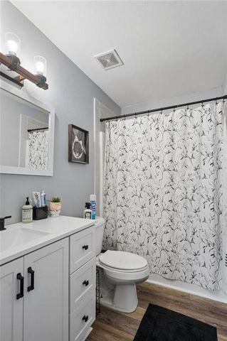 814 W 7th Avenue, Kearney, MO 64060