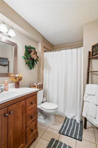 814 W 7th Avenue, Kearney, MO 64060