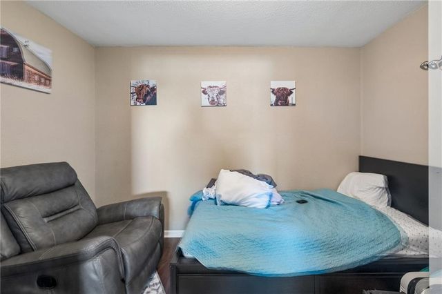 814 W 7th Avenue, Kearney, MO 64060