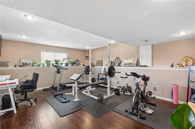 814 W 7th Avenue, Kearney, MO 64060