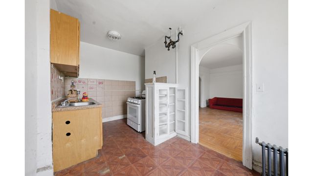 1715 Nelson Ave Apt 6C, New York City, NY 10453