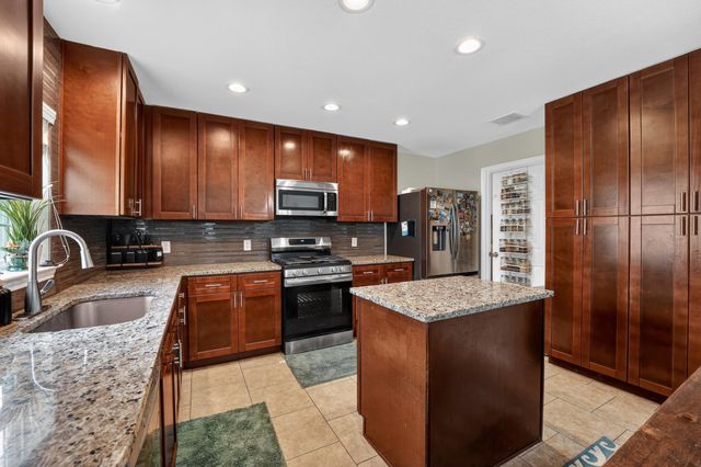 816 Rusk RD, Round Rock, TX 78665